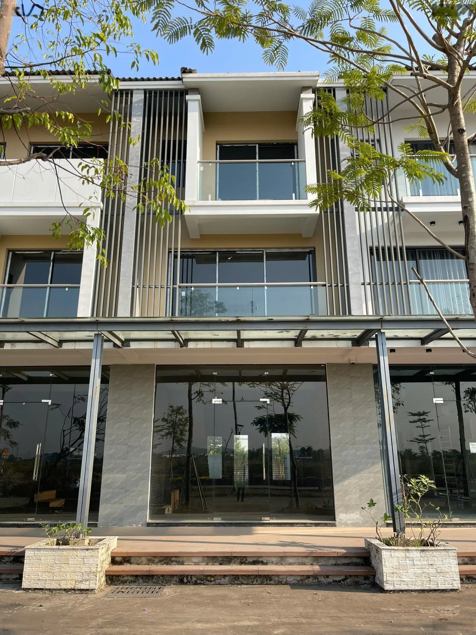 Shophouse mặt đường chính đối diện công viên Vsip giá đầu tư