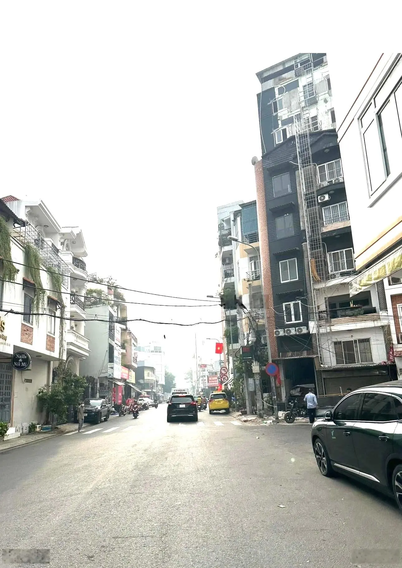 Nhà 50m2 - 2t - hẻm xe hơi né - dân trí cao - kinh doanh đa ngành - sát sân bay - công viên .