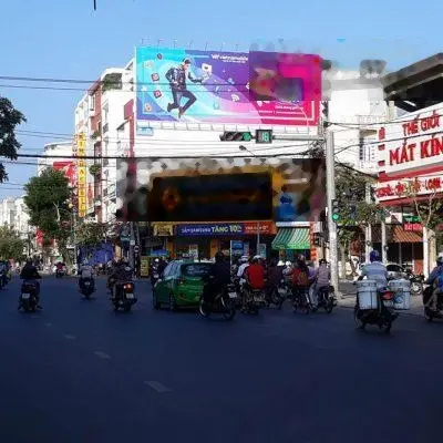 Bán nhà mặt tiền đường Hùng Vương - trung tâm TP. Quãng Ngãi - DT: 147.5 m2