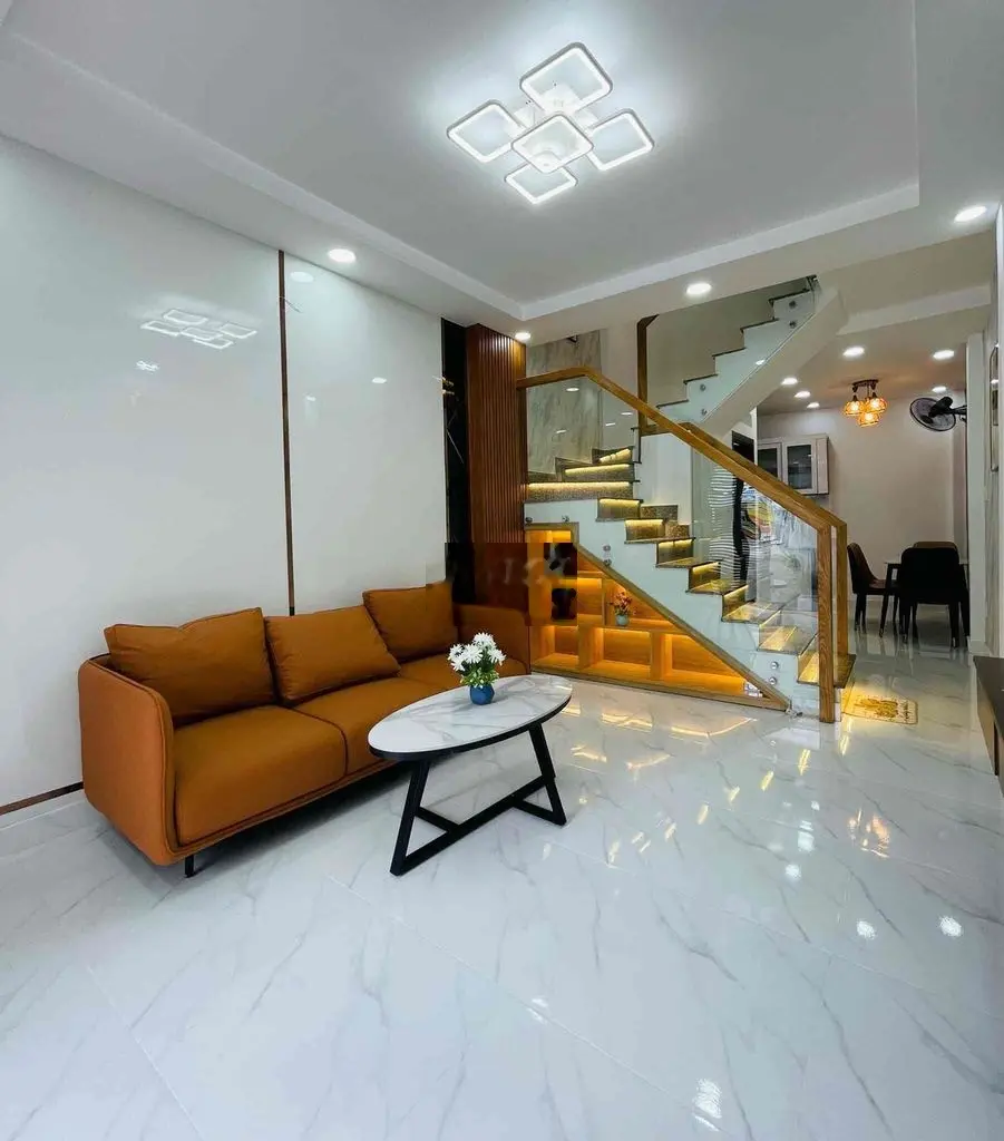 Chủ ở Tp Muốn Về Quê bán nhà hẻm Lạc Long Quân giá 3 tỷ 19 còn TL SHR