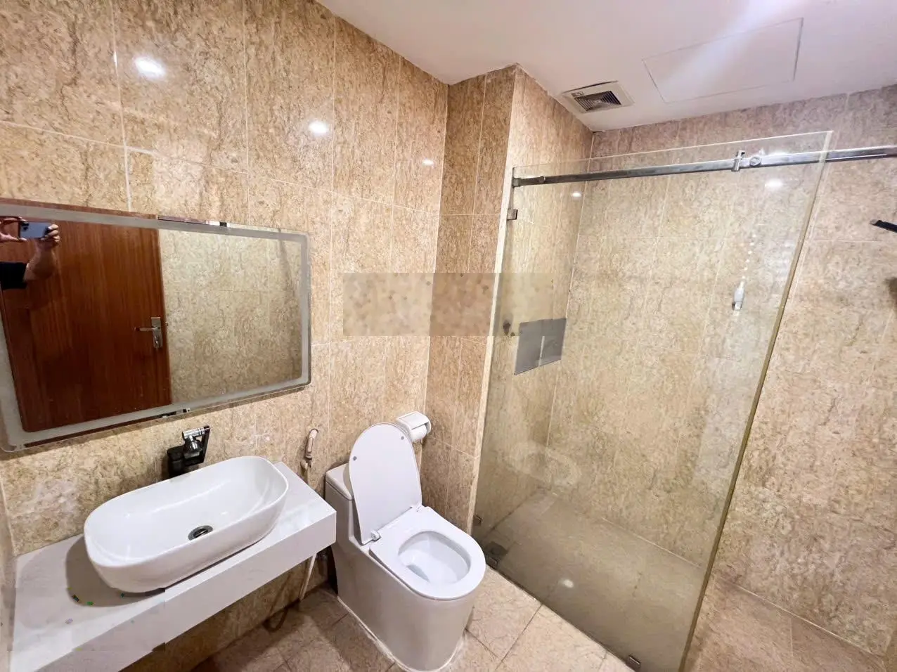 Duy nhất căn 2 ngủ - 2WC DT 53m2 nhà em muốn bán ở tòa Cầu Giấy Center Point, full nội thất