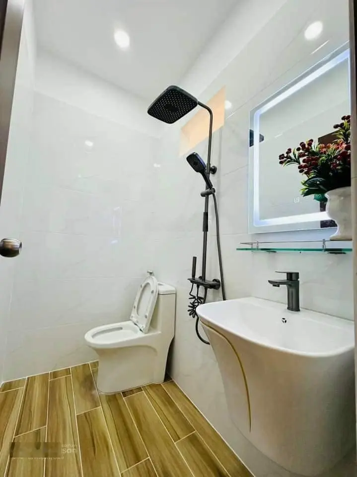 Bán nhà Đ.Bạch Đằng,P.2, Tân Bình gần sân bay Tân Sơn Nhất chỉ 2tỷ630, DT:47,6m2.LH:0906 527 ***