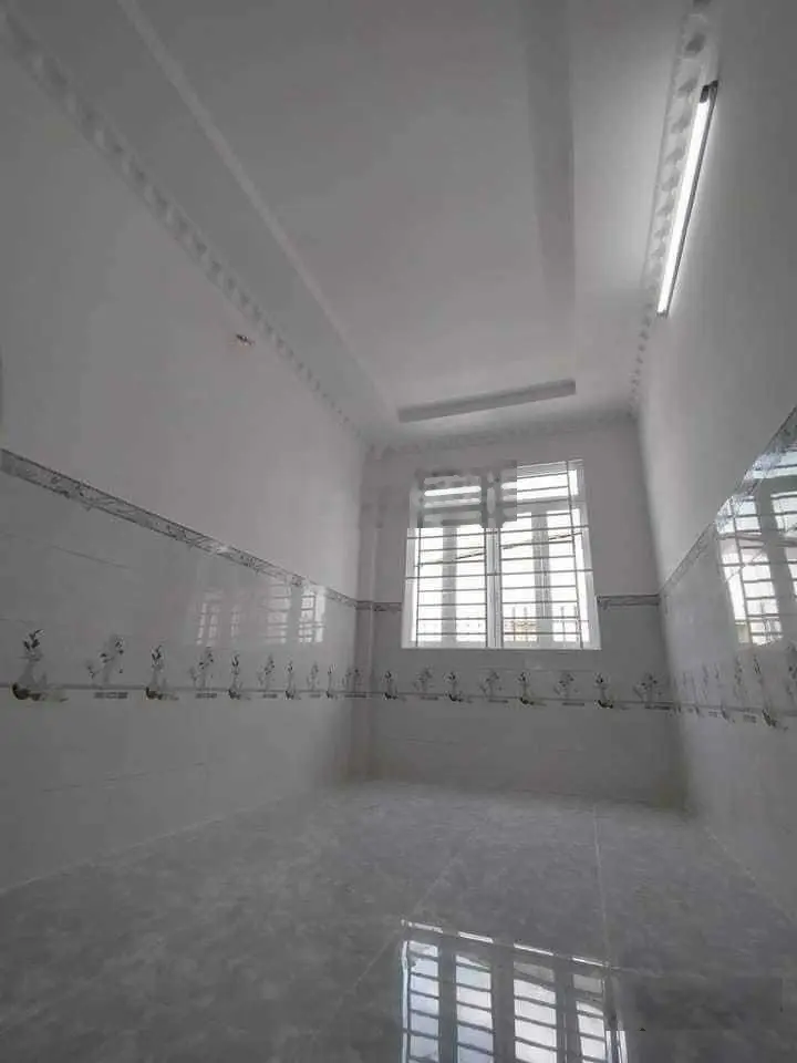 Bán gấp nhà đẹp nằm ngay trường THCS Lê Tấn Bê, giá hạt dẻ, 65m2, SHR, sang tên CC liền