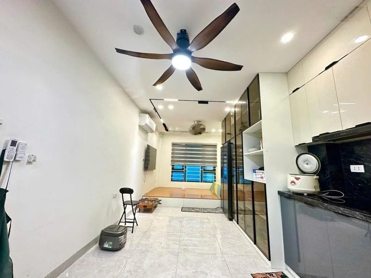 Bán nhà Bùi Xương Trạch, Ngõ Thông Ô tô 34 m ,6 tầng . Nhà mới xây chỉ việc ở