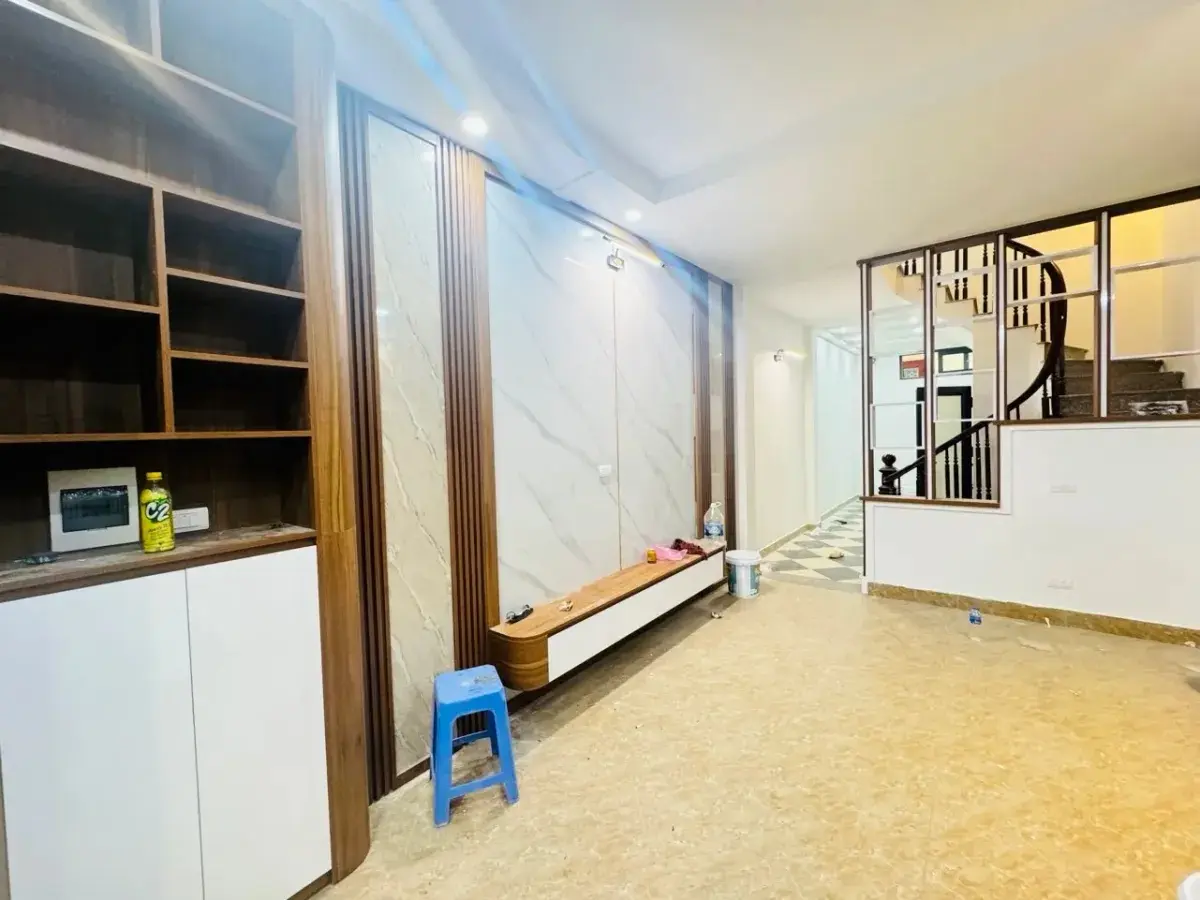 Bán gấp nhà Trần Cung, gần phố, ô tô đỗ cửa, 40m2x4 tầng, giá chỉ đầu 6