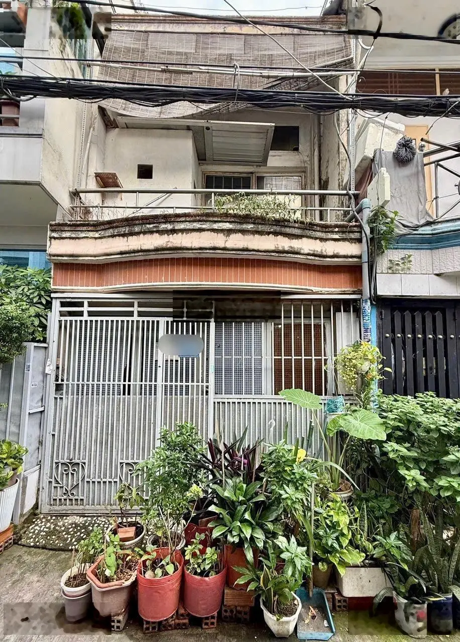Nhà Nát 1 lầu Hẻm thông xe hơi 5m Đ.Hậu Giang ngay cv Phú Lâm - 3,15x11m nở hậu