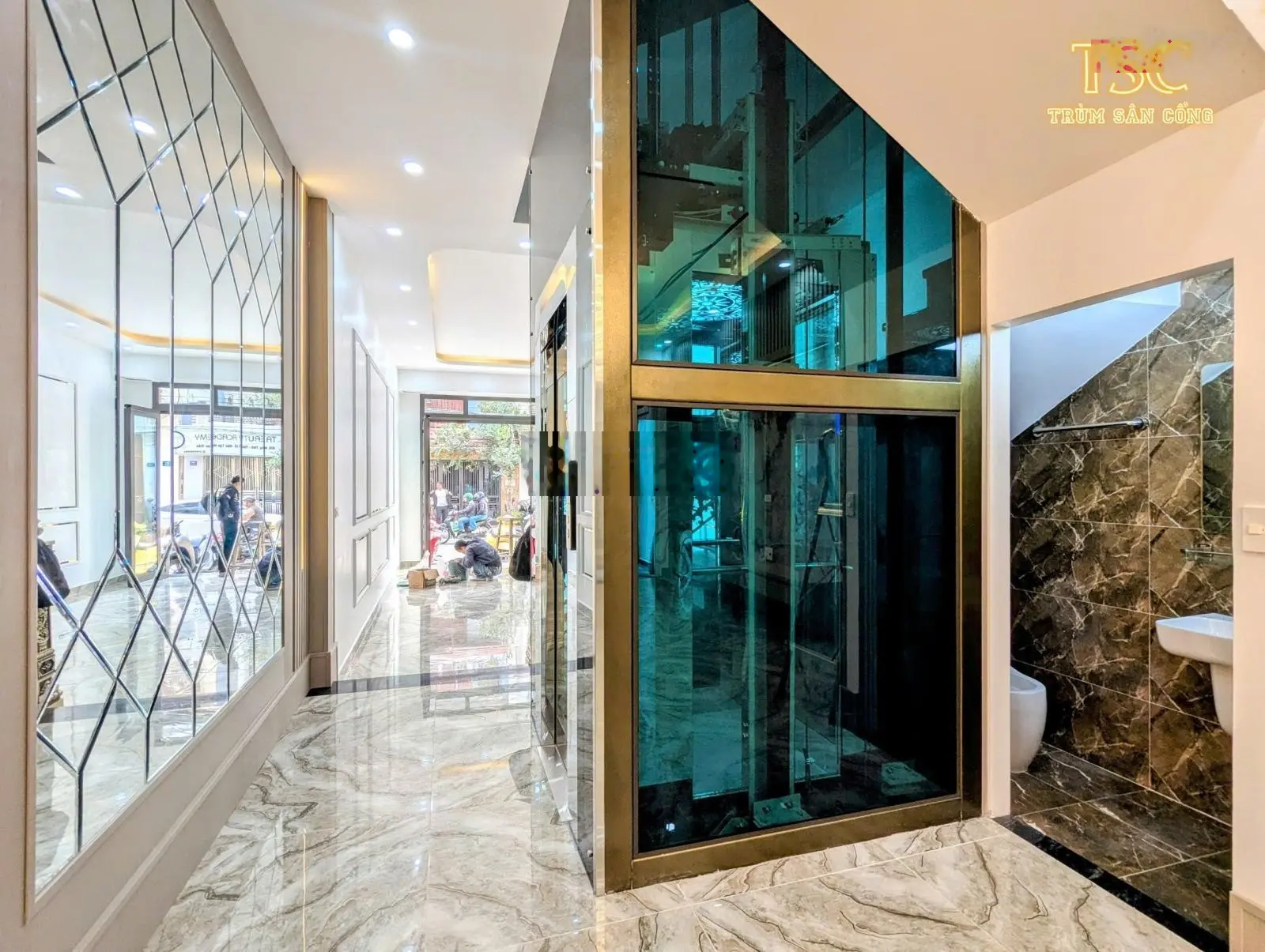 Bán nhà 5 tầng phố 193 Văn Cao. Diện tích: 80m2 x 5 tầng có thang máy, vị trí đẹp
