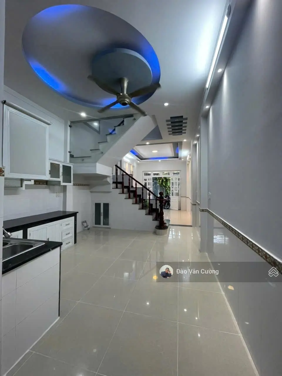 Nhà chính chủ bán gấp 3,45 tỷ ngay trung tâm hành chính Dĩ An DT 72m2 1 trệt 1 lầu 3p ngủ. Sổ riêng