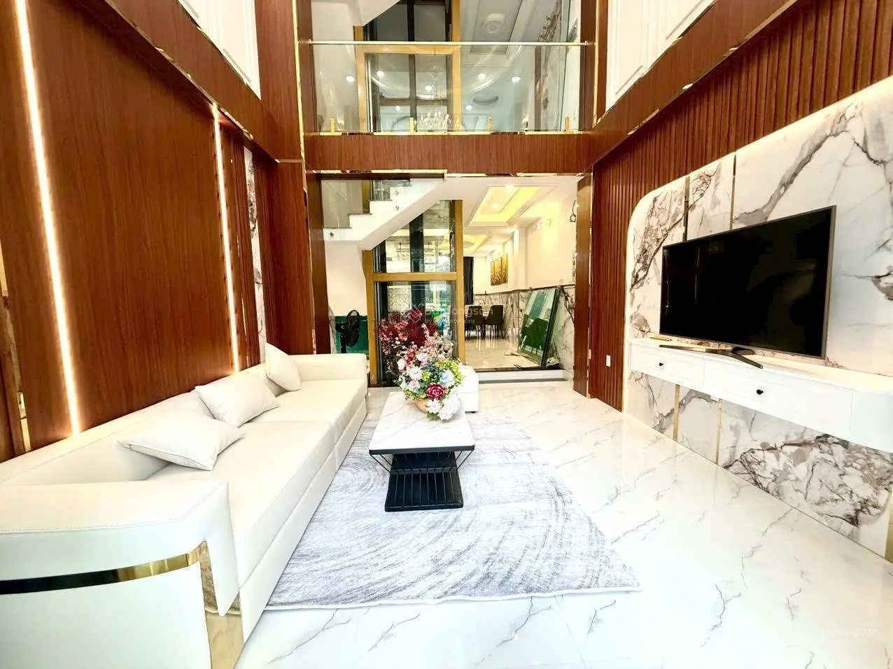 Bán nhà mới đẹp 6 tầng đường 43 Quận 7, nhà có thang máy, đầy đủ nội thất, giá 17,5tỷ thương lượng