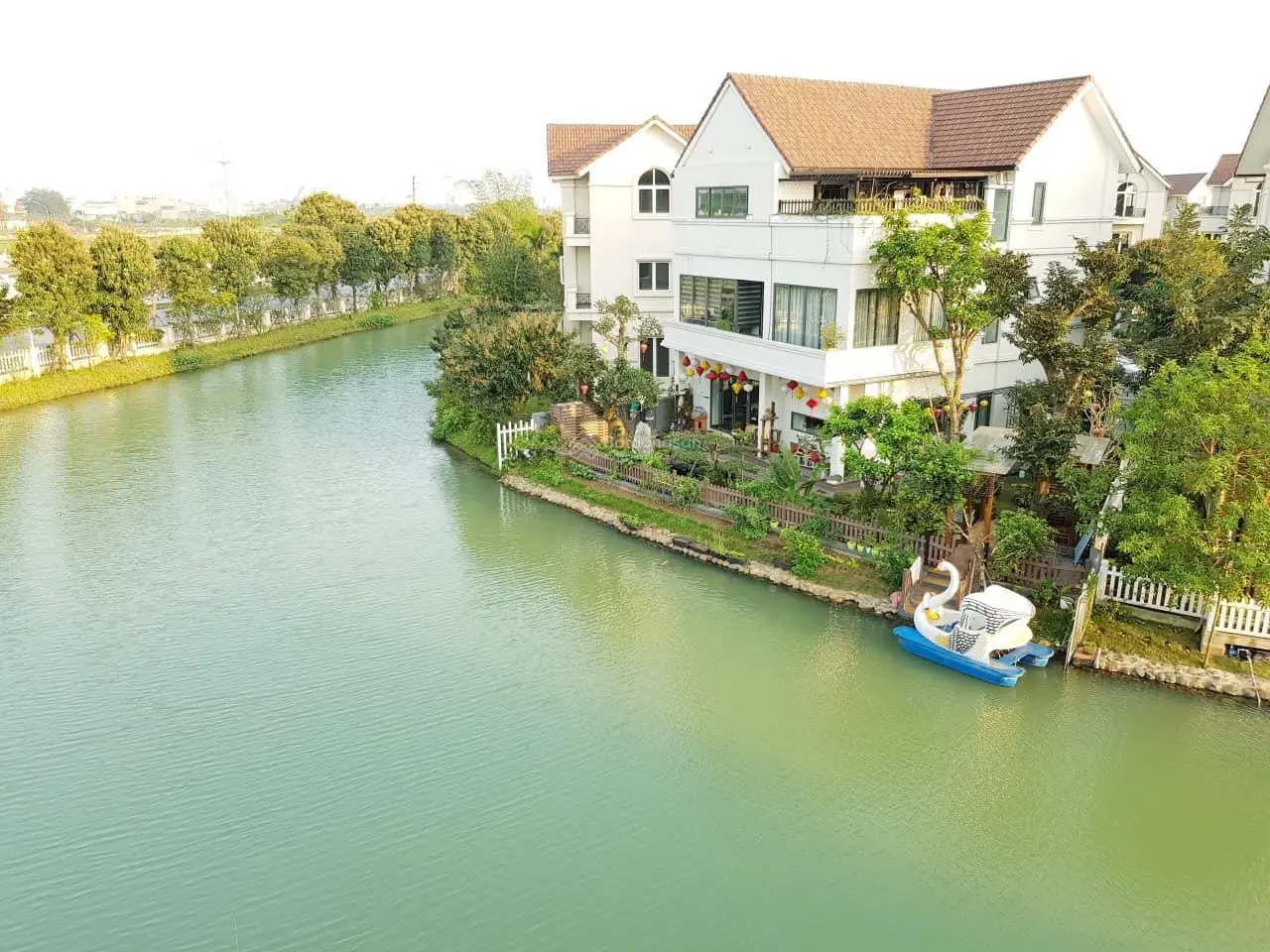 Bán gấp BT Hoa Sữa 07 - 06 hướng ĐB 412.5m2 xây dựng 724m2 view vườn hoa lớn sông miên man, 88tỷ