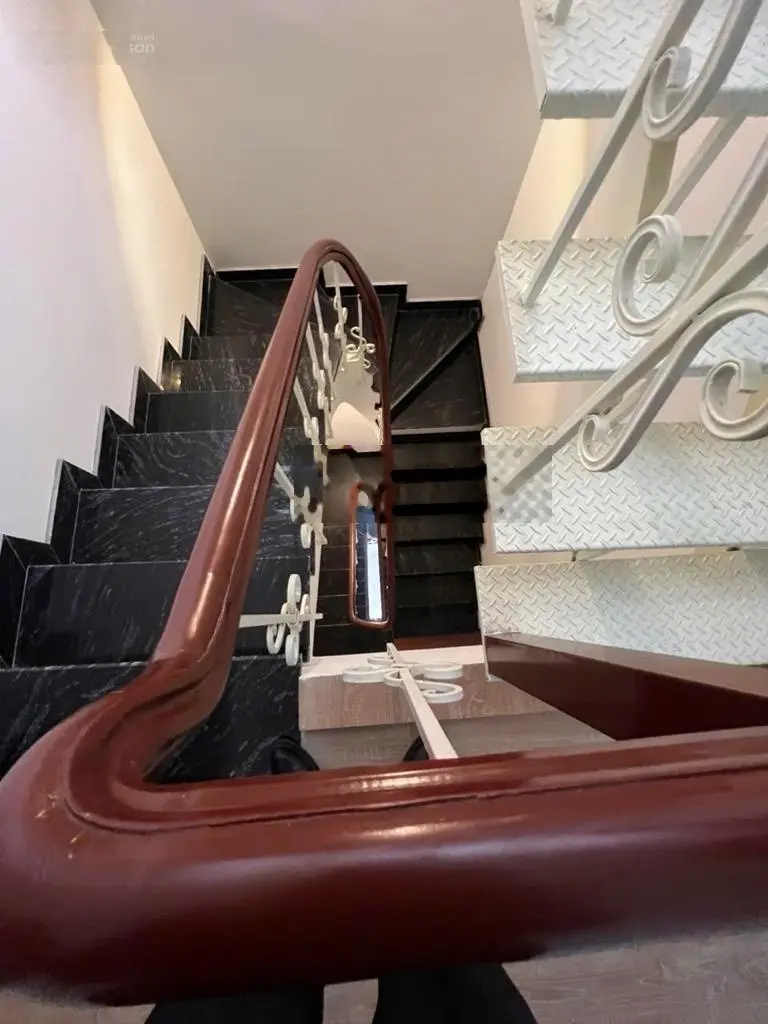 Bán nhà phố Trần Duy Hưng- Ngõ thông kinh doanh- dân xây- 60m2- 14 tỷ