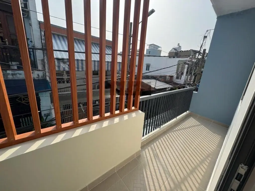 Nhà mới 2 lầu hẻm xe hơi vào nhà 5x12 bán 5.5 tỷ đường Liên Khu 10-11 gần Phan Anh