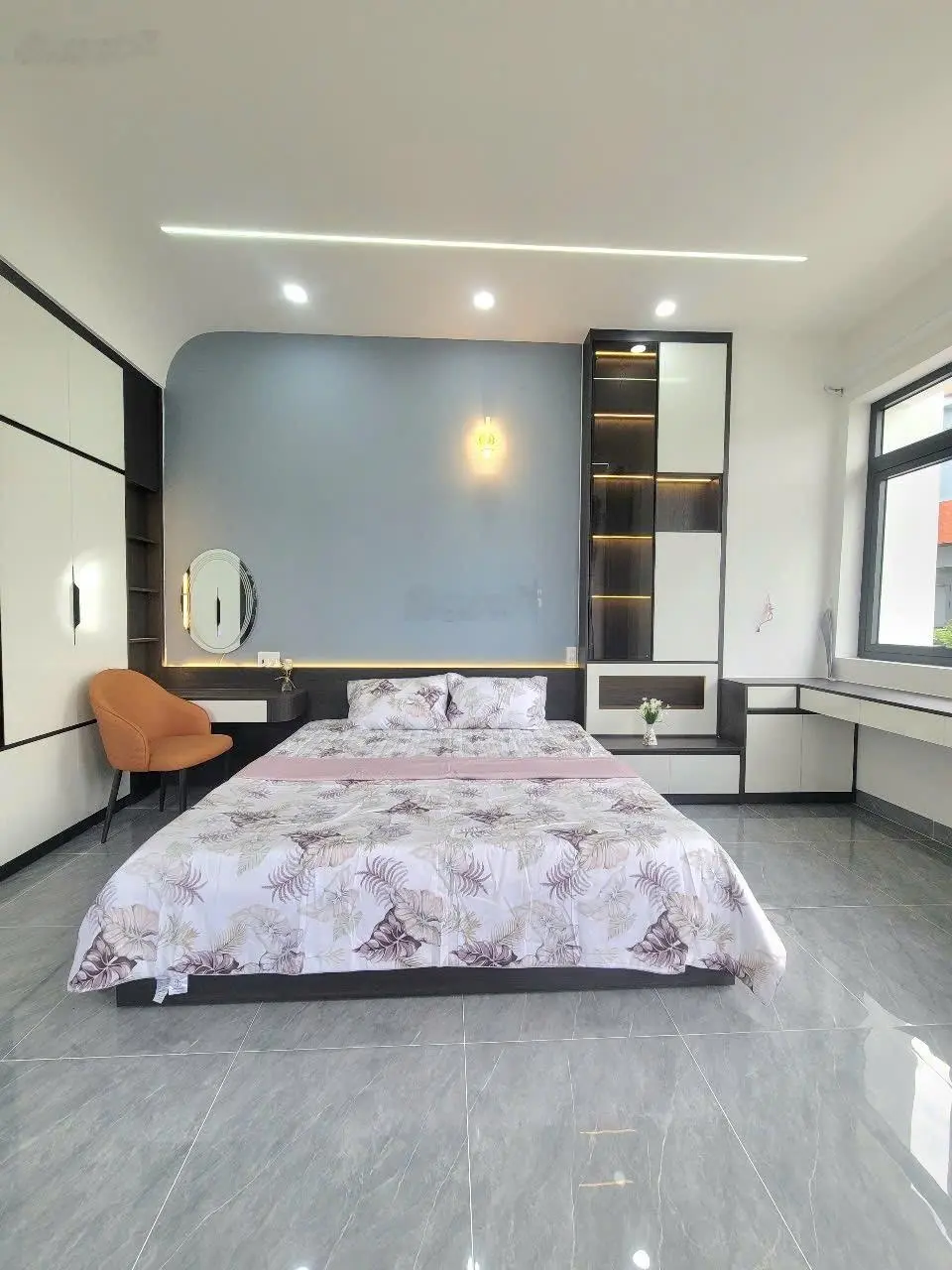 Nhà góc hai mặt tiền, đường 13m thông 2 đầu
