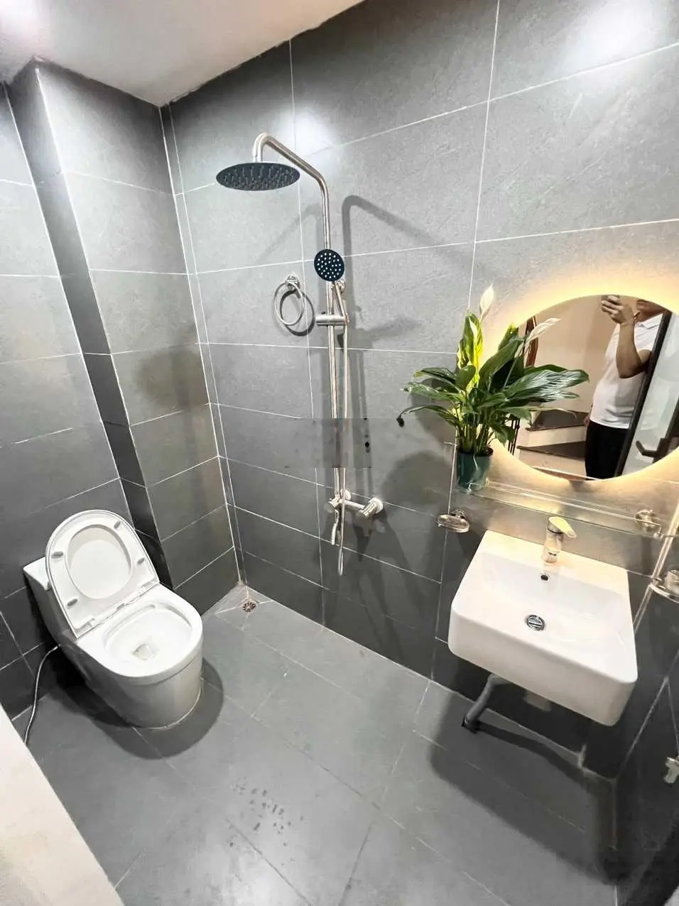 Bán nhà đẹp ngõ phố Lê Văn Hưu Quận HBT Hà Nội DT 20m 4 Tầng MT 3,5m giá 5,3Tỷ nhà vị trí trung tâm