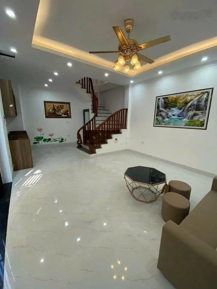 Chỉ với 2.6 tỷ sở hữu căn nhà 4tx33m2 view hồ đỉnh cao ngay tại trung tâm tt chúc sơn 500m ra ql6a