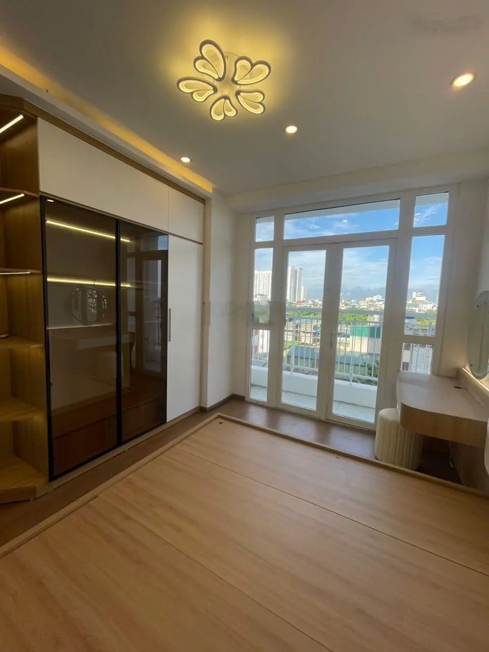 Cực hiếm CHCC Nguyễn Đức Cảnh Tương Mai, 84m2, 3 ngủ, PK view ban công cực thoáng, full nội thất