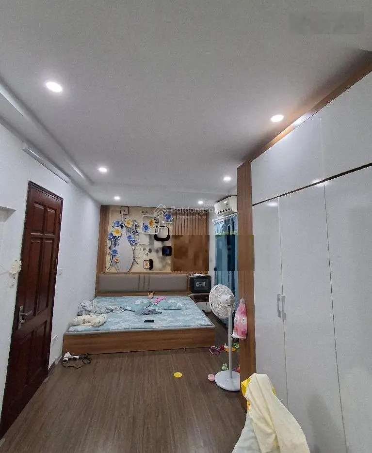 Bán nhà Kim Giang, Thanh Xuân; 40 m2 x 5 tầng; Sổ đỏ, 2 mặt thoáng. Giá thật 6.68 tỷ và còn nhà