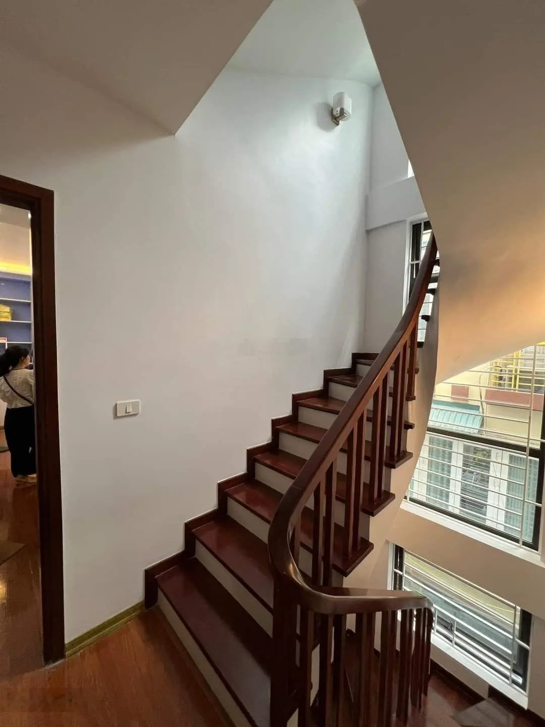 Bán gấp nhà siêu vip Mai Dịch lô góc 70m2 x 7 tầng ô tô tránh văn phòng kinh doanh đều đỉnh