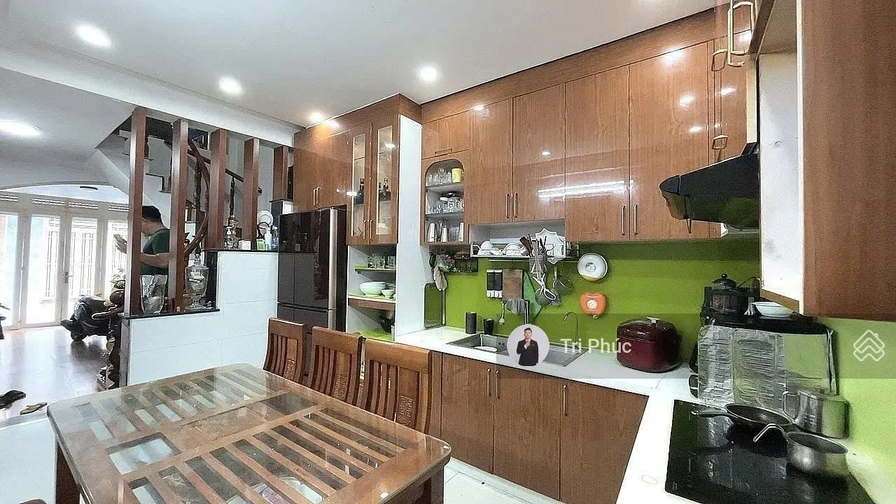 Gấp bán, nhà 40m2 4 Tầng, 4PN, hẻm xe hơi kế bên Phan Xích Long, Chỉ 7.xtỷ TL