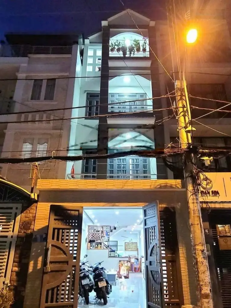 Hàng ngộp! 1 căn duy nhất ở Đội Cung-Q11. Gần Bệnh Viện Quận 11. Đang cho thuê 33triệu. Giá 3tỷ660