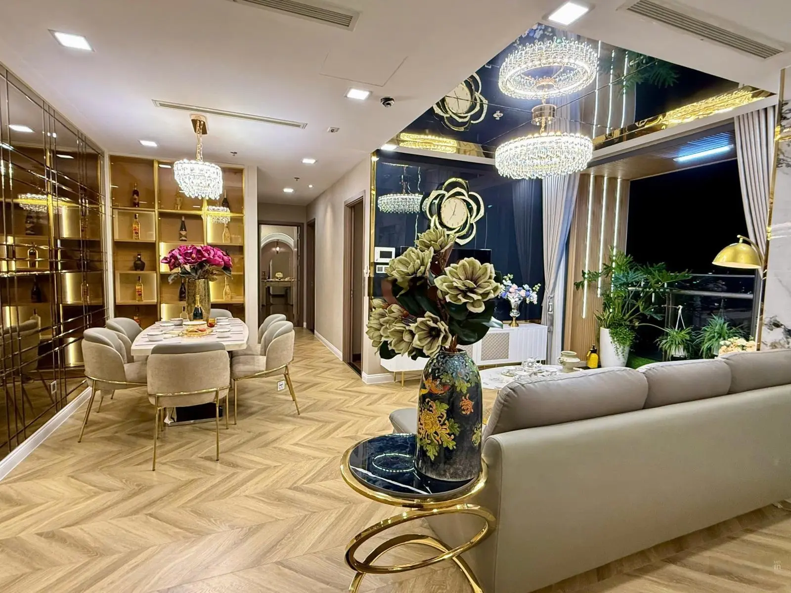 Bán gấp siêu phẩm 3PN Vinhomes Central Park, view sông, full nội thất luxury sang chảnh