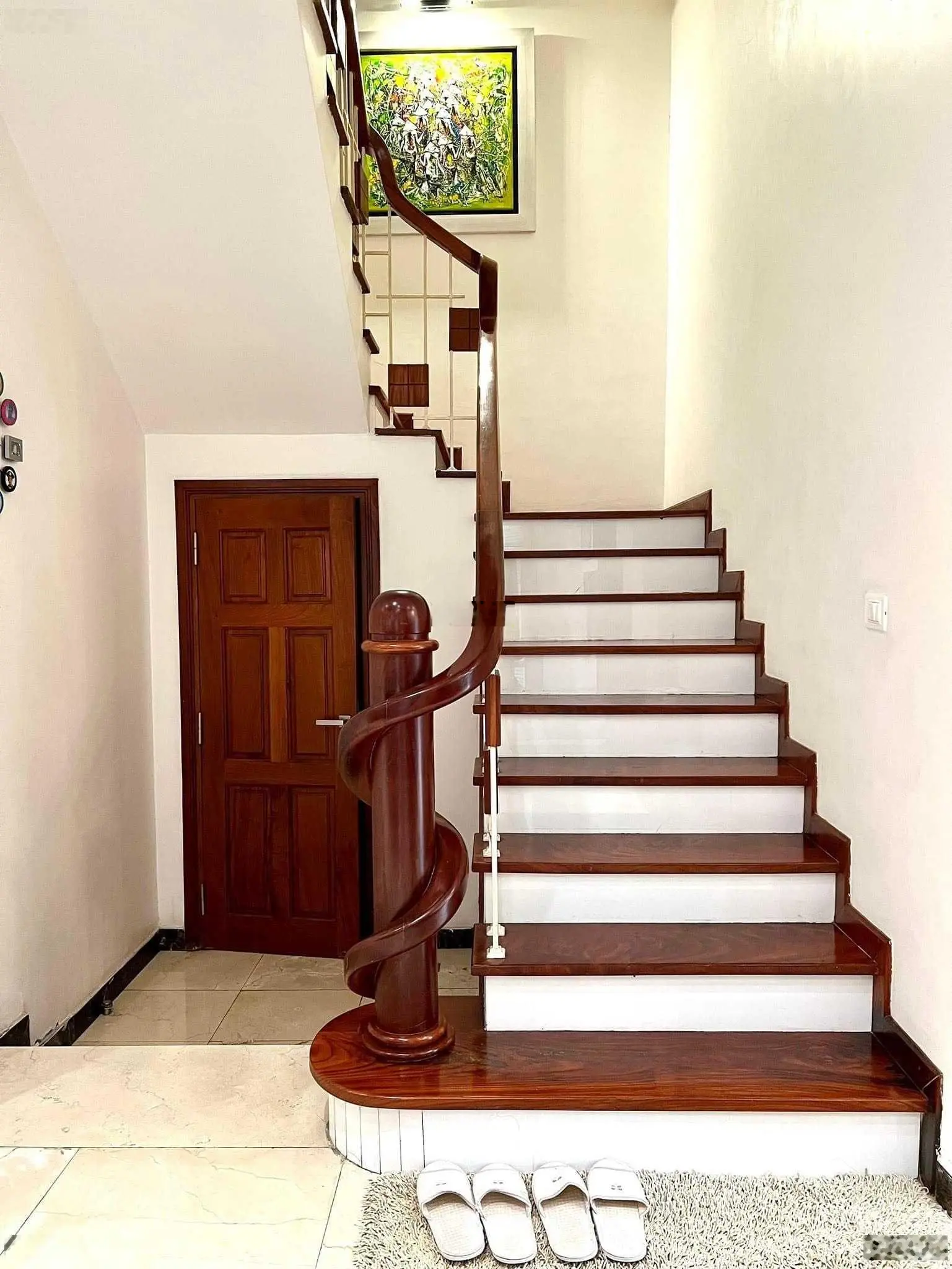 Chính chủ bán nhà mặt phố Trần Quang Diệu, quận Đống Đa. Diện tích: 80m2, 8 tầng, có thang máy.