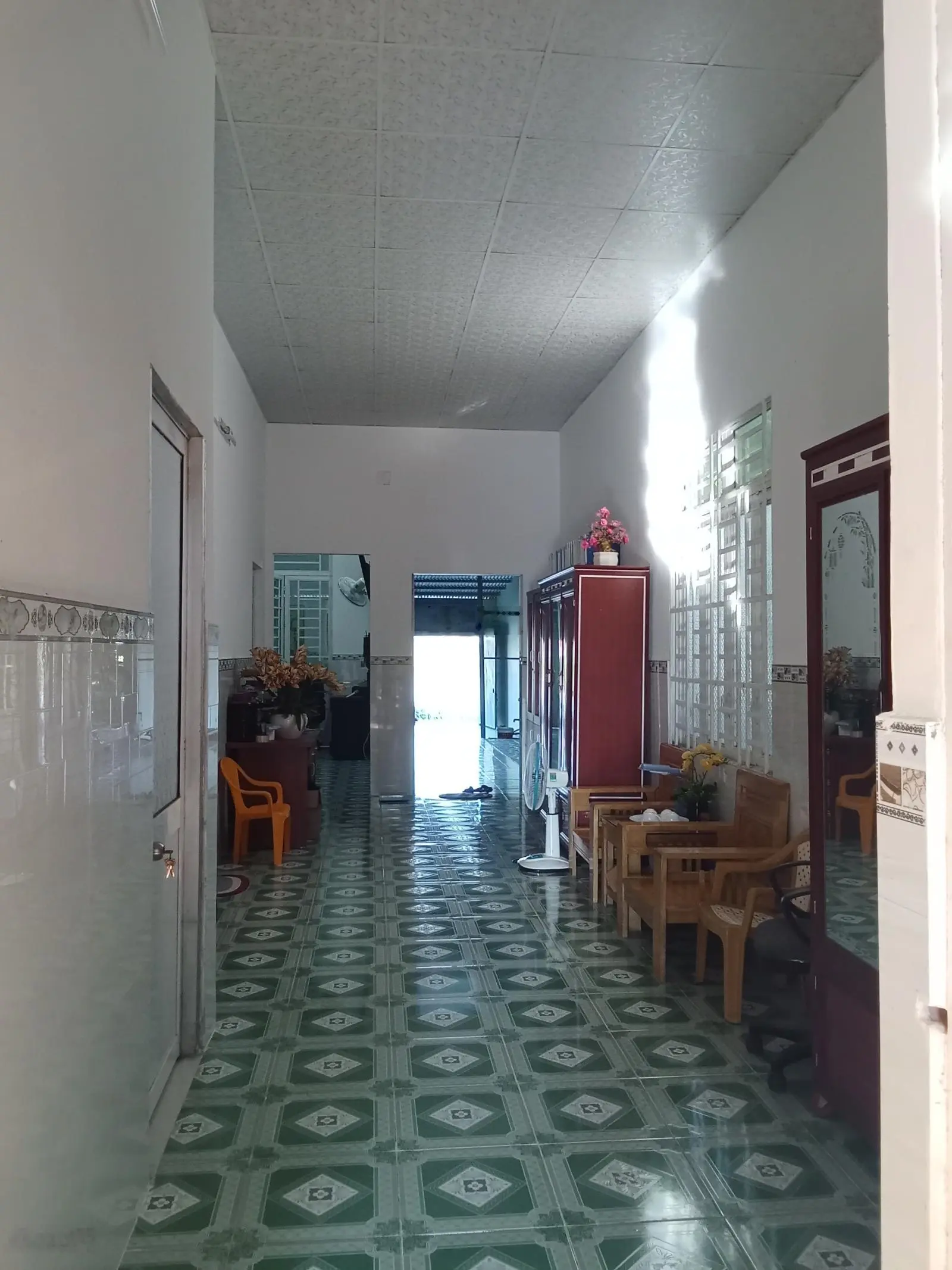 Ngộp chính chủ cần bán gấp căn nhà 351m2 mới xây sát cạnh ủy ban thổ cư sổ riêng