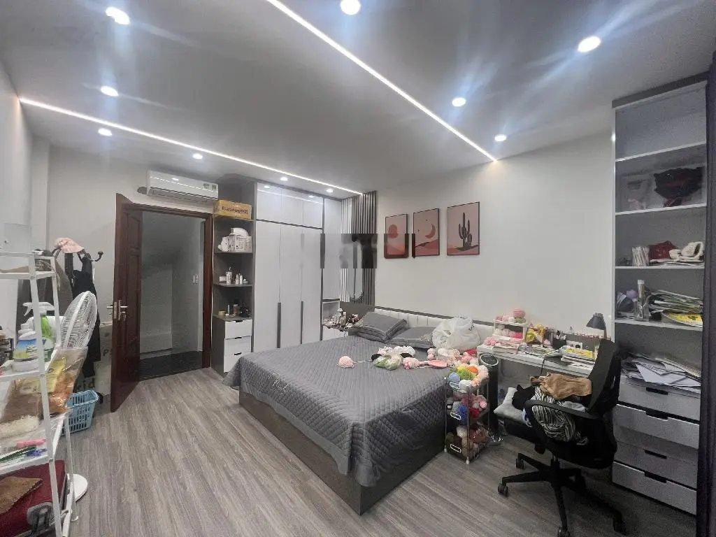 Chính chủ cần bán nhà Định Công Hoàng Mai 41m2 6 tầng MT 4,2m oto giá 5,5 tỷ