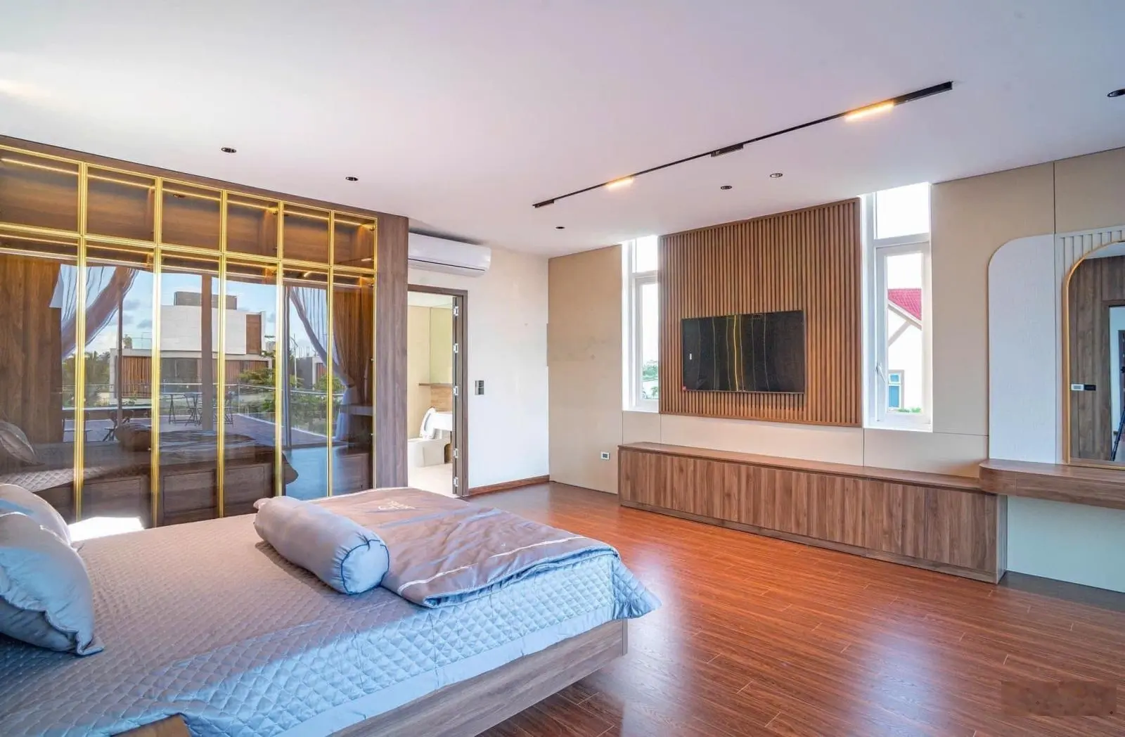 Bán Villa đường 15m SONG HÀO sang xịn mịn đang cho thuê 65tr/1th