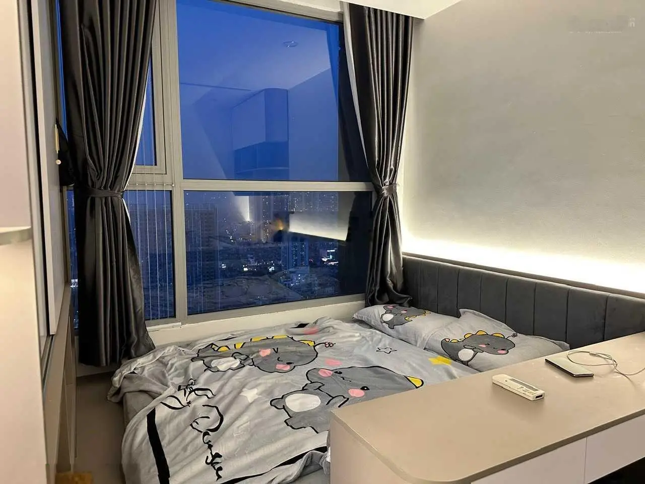 0333 191 *** chính chủ cần bán gấp CH 2N 2VS Vinhomes Gardenia view bể bơi, DT: 80m2 giá bán 5 tỷ 7