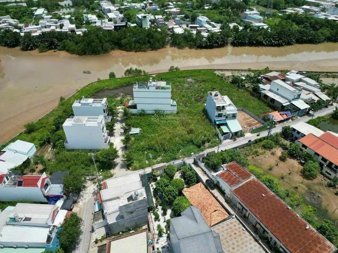 Đất thổ cư 5x20m Nguyễn Bình sổ riêng đường 8m giá 3,6 tỷ XD tự do