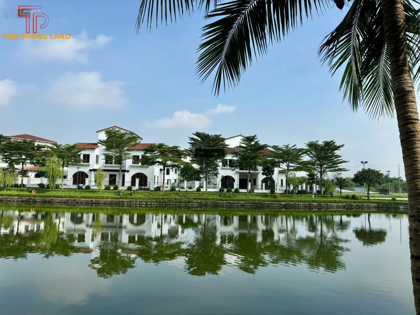 Bán nhà biệt thự đẹp mặt hồ tại vinhomes thăng long