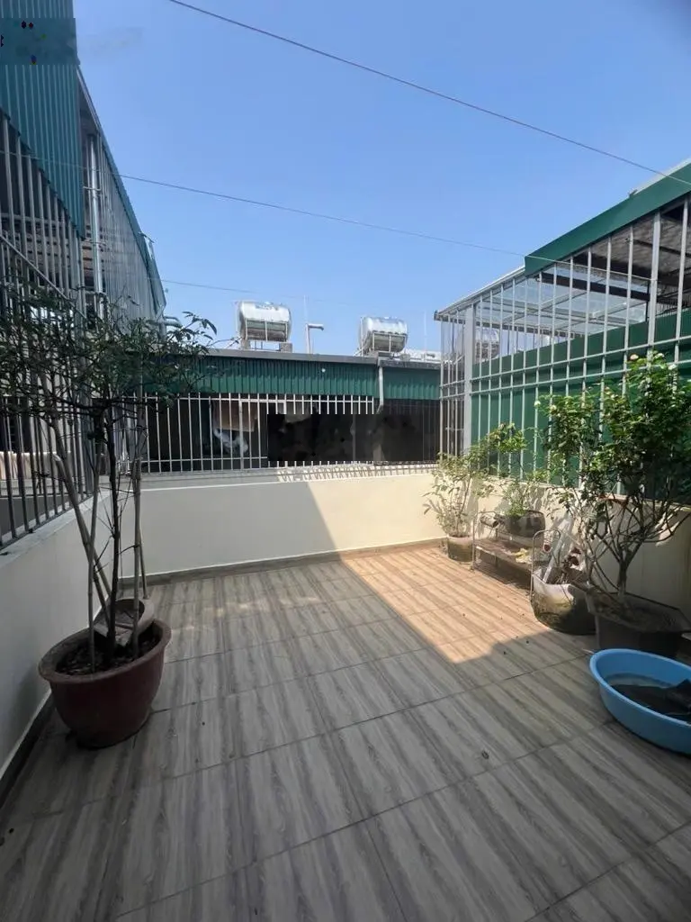 Nhà đẹp ngọc thụy - ngõ ô tô - 30m - 5 tầng - 4.65 tỷ - dân trí cao
