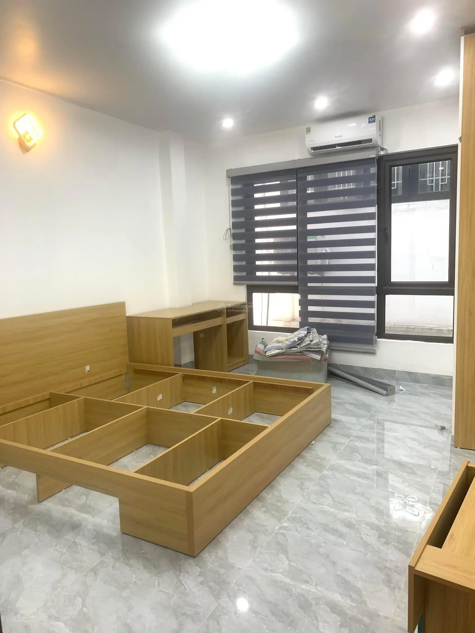 Bán nhà Mặt Ngõ Cao Bá Quát 5 tầng giá chỉ 8x tỷ diện tích 25m2