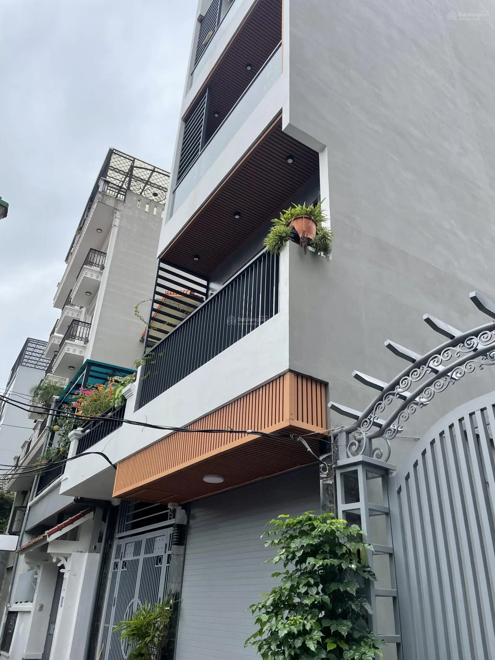 Cổ linh aeon long biên 80m2 5 tầng thang máy lô góc oto thông kinh doanh tốt