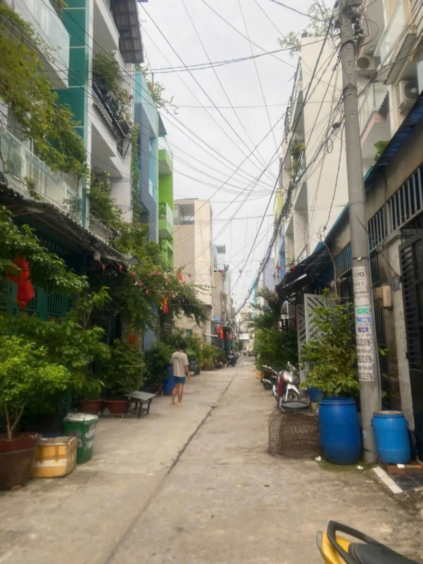Bán nhà 441 đường Lê Văn Quới giá 5tỷ38 (4m*13m) nhà 3 lầu hẻm 7m. Sổ hồng riêng gần ngã tư Bốn Xã