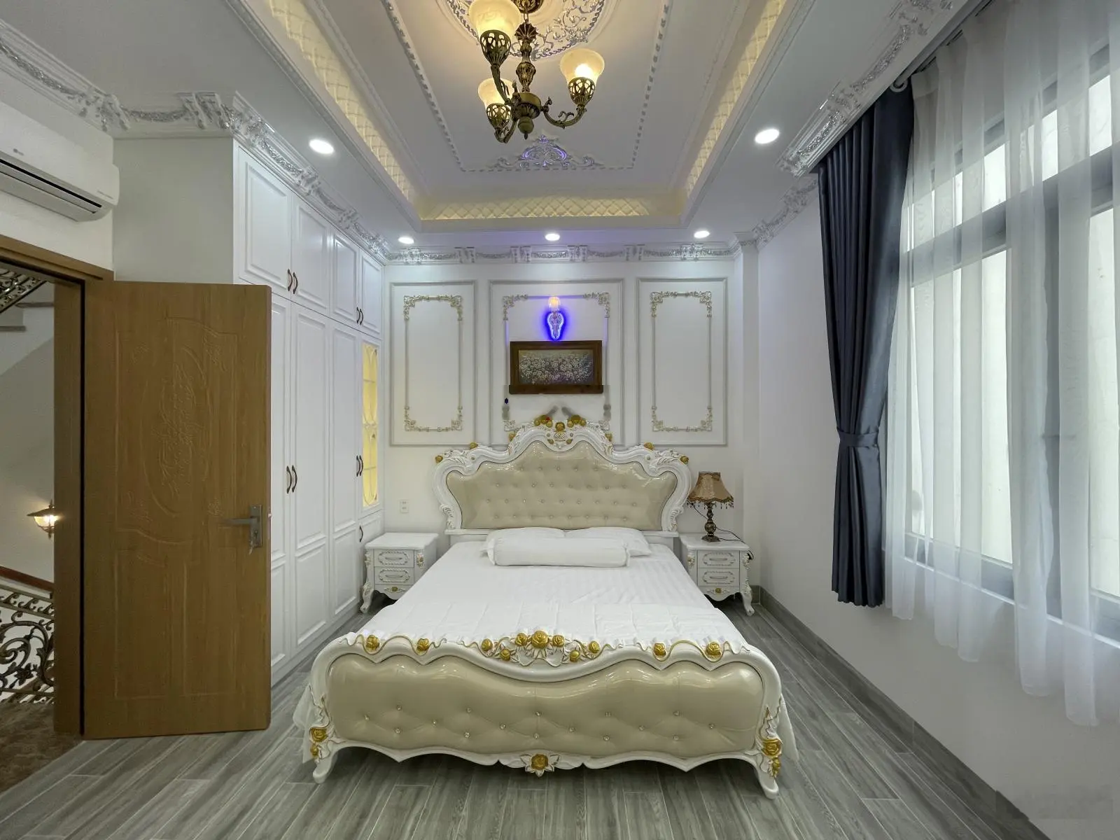 Bán gấp căn biệt thự tân cổ điển 3 tầng - chỉ 9 tỷ 500 triệu - nội thất cao cấp, vào ở ngay