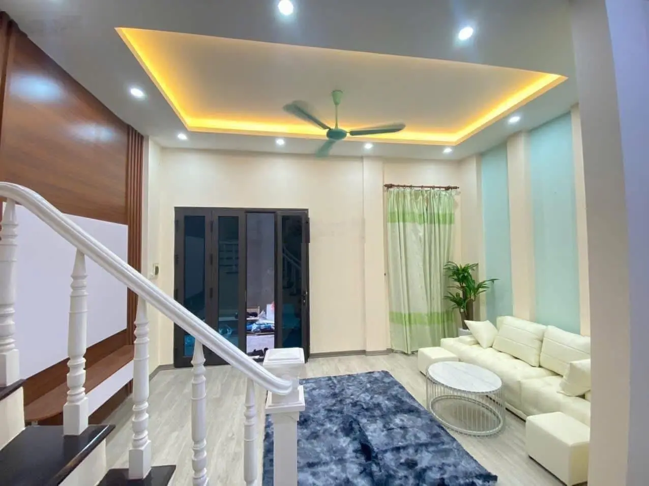 Bán nhà Cầu Giấy - 5 tầng - MT: 5.2m. Giá 6,7 tỷ