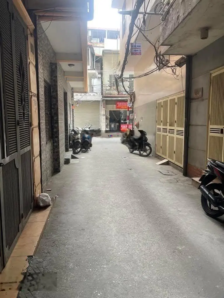 3 bước ra hồ hoàng cầu - phân lô ô tô tránh - mặt tiền rộng thoáng - bạt ngàn tiện ích