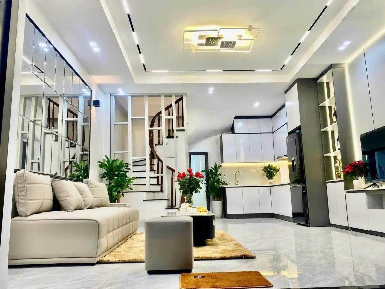 Thanh Xuân nhà đẹp full nội thất gần ô tô 35 m2 - 5 tầng chỉ 6.35 tỷ