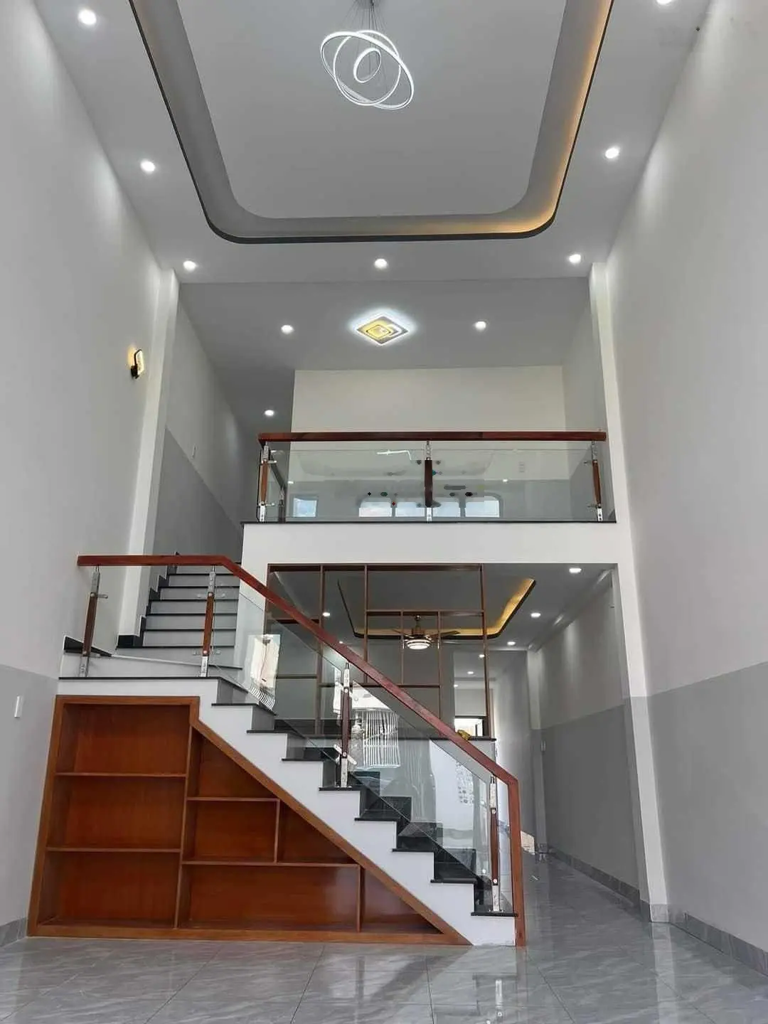 Nhà đẹp hiện đại 5x29 chỉ đưa trước 900tr ngay trung tâm Mỹ Phước 1, dân đông
