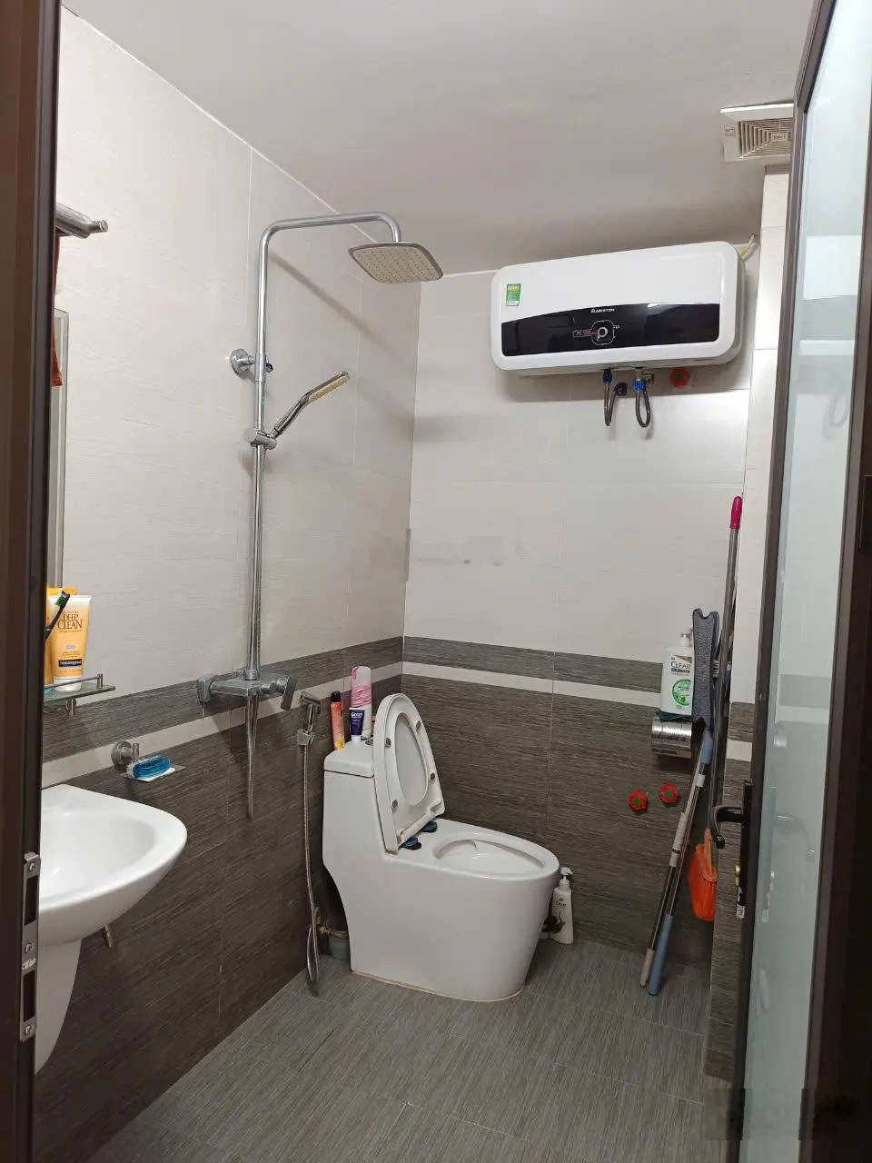 Bán căn ngọc thụy- mặt tiền quyền lực - ô tô tải tránh- ngọc thụy - 4 tầng - giá 13 tỷ