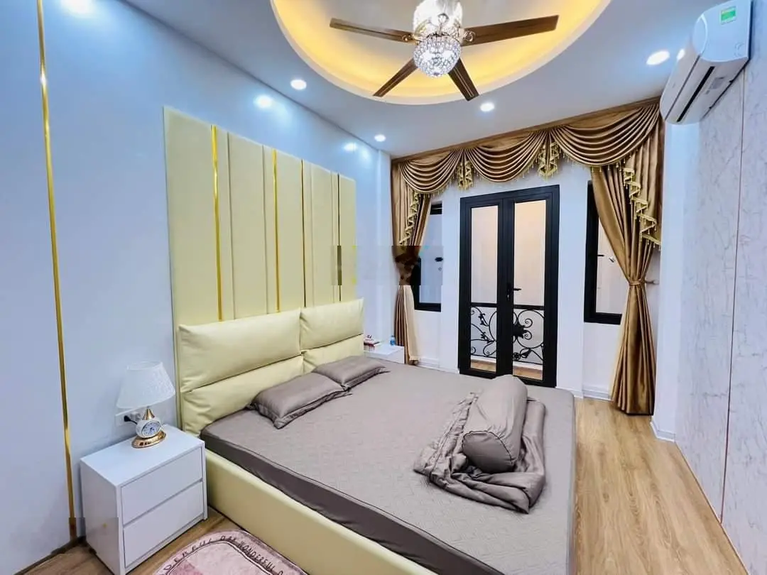 Bán nhà phố Đặng Tiến Đông,Đống Đa, Nội thất LUXURY đẳng cấp, ô tô đỗ cổng, tặng full nội thất