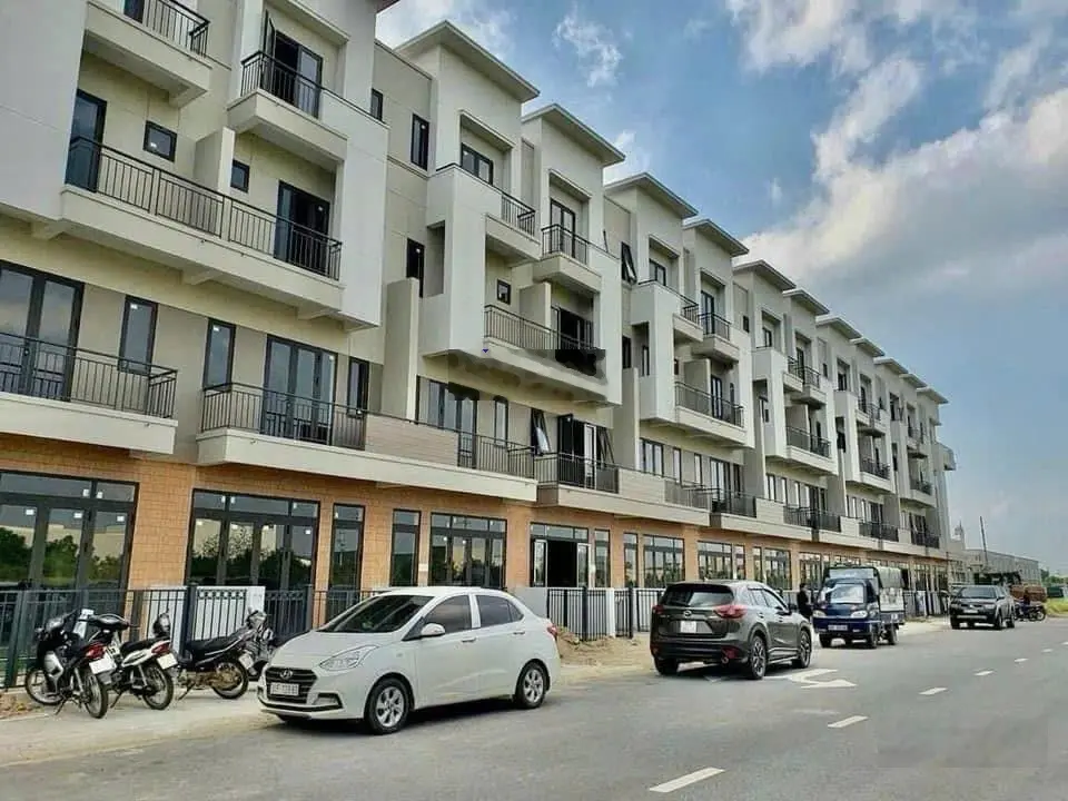 Chính chủ bán nhà 4 tầng tiếp giáp Ninh Hiệp tiềm năng tăng giá mạnh đối diện 9 chung cư