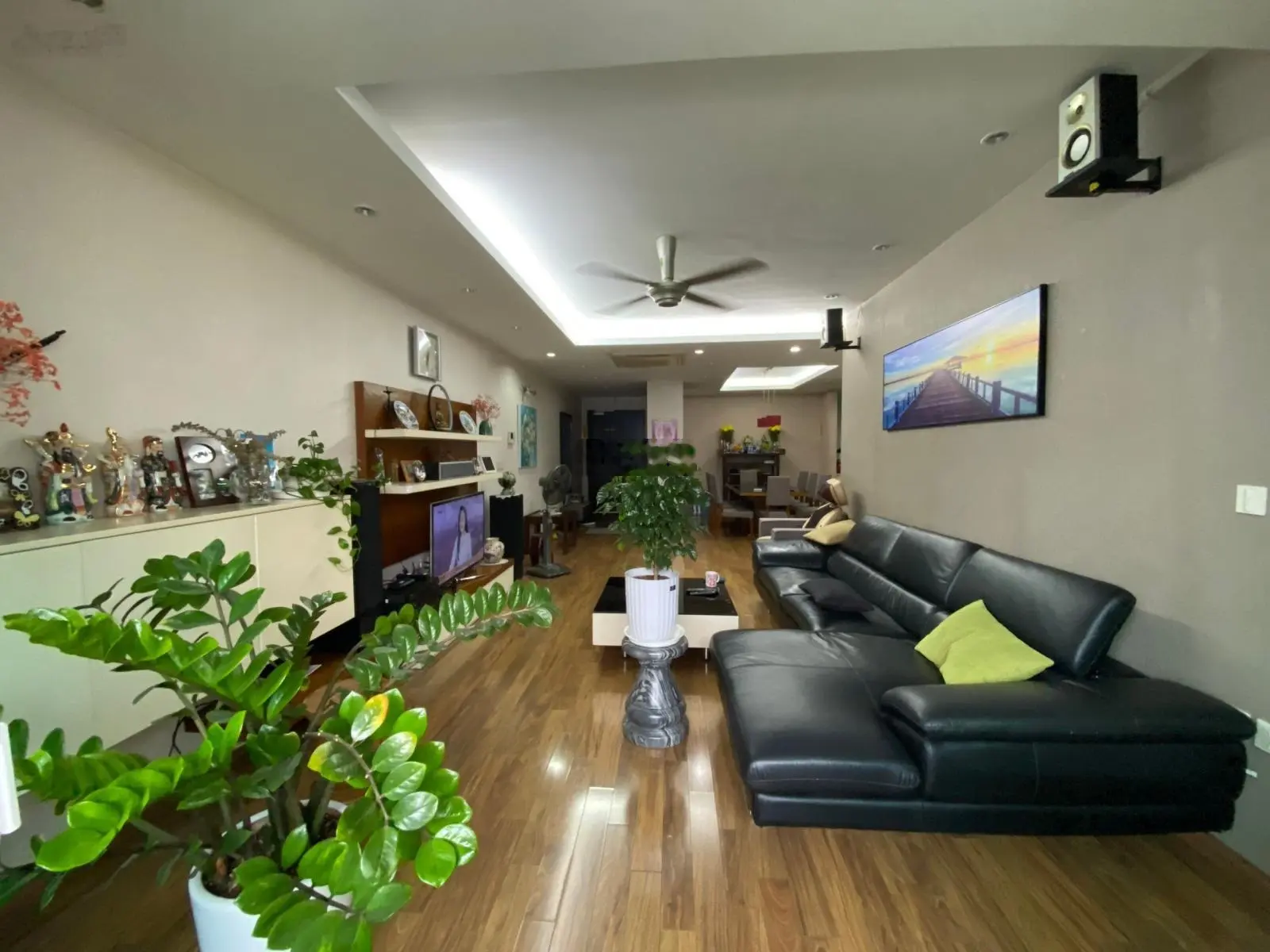 Chính chủ cần bán gấp căn 3 ngủ 168m2 tầng trung view trường Amsterdam. Giá cực tốt 100 triệu/m2