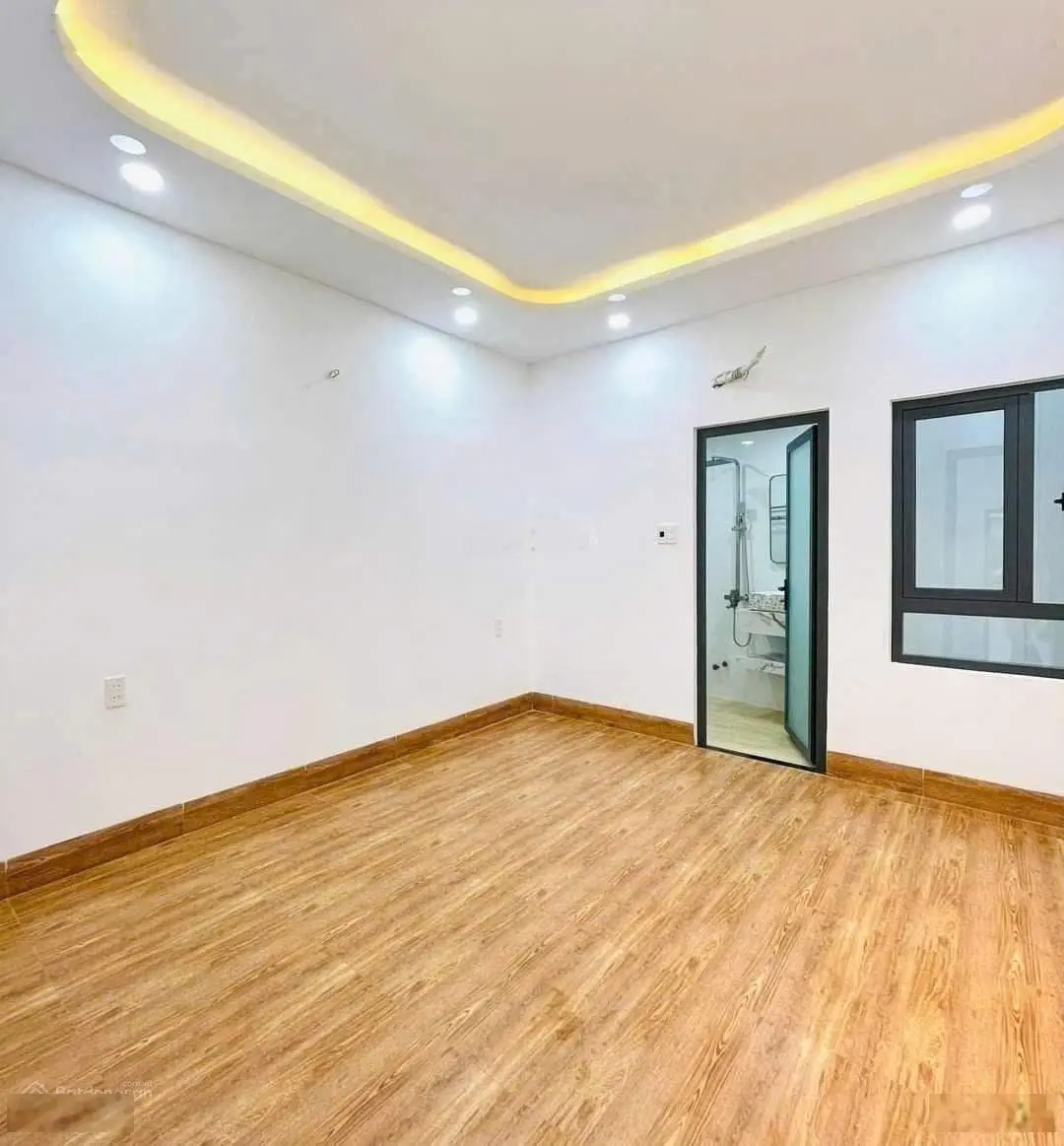 Nhà 60m2 đường Số 13, P4, Q4 gần hồ bơi Vân Đồn. Xây 1 trệt 4 lầu đúc, hẻm 5m