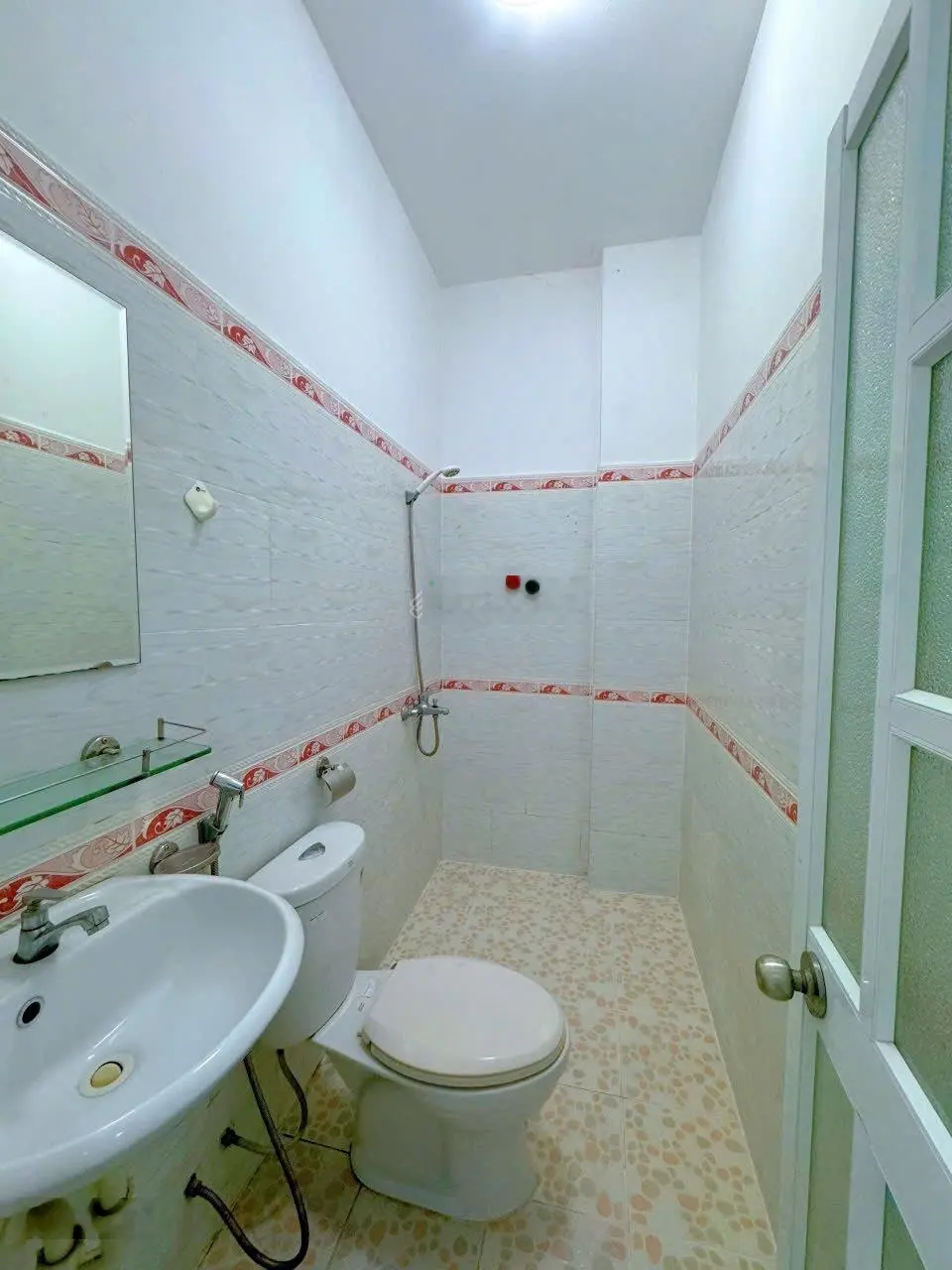 Bán nhà đường Ụ Ghe Tam Phú, 2 tầng, DT 63m2, giá nhỉnh 4 tỷ, khu phân lô, HXH