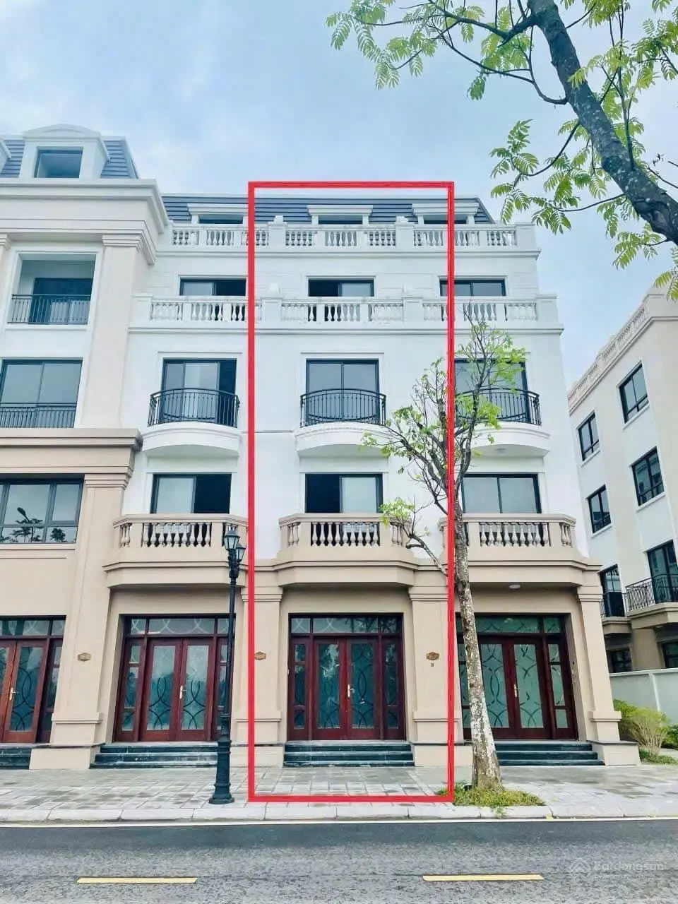 Vinhomes Móng Cái đẹp, rẻ nhất thị trường Shophouse 5 tầng giá full 3,8 tỷ có nội thất tầng 1