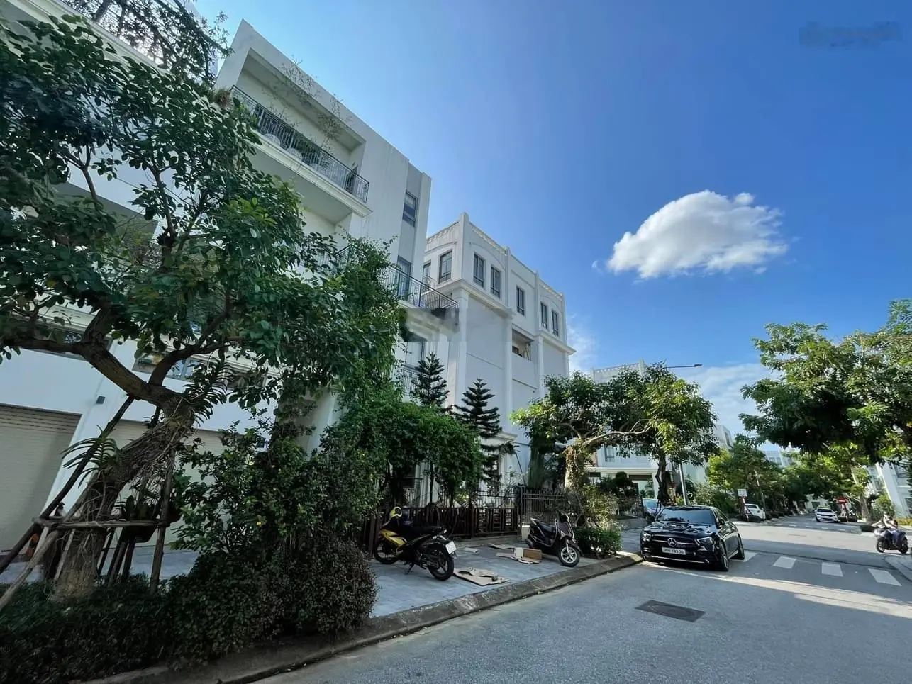 Bán căn biệt thự The Manor Central Park 202m2 sổ đỏ đầy đủ nội thất giá 69,5 tỷ có thương lượng