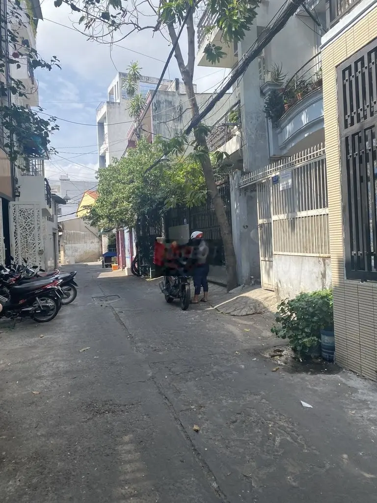 Nhà hẻm thông Mai Xuân Thưởng, 32 m2, 2 tầng BTCT, 2PN vài bước ra MT